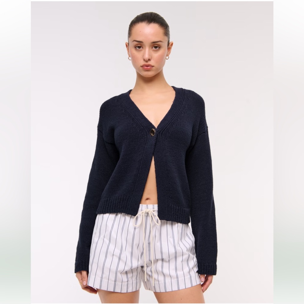 Abercrombie & Fitch Blue One Button Cardigan